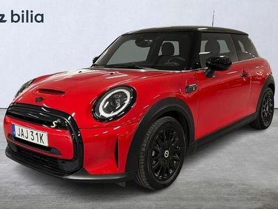 Chili röd Begagnad 2023 Mini Cooper SE Premium Halvkombi | 229 900 kr (Marknadspris)