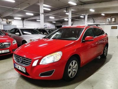 Röd Begagnad 2012 Volvo V60 Momentum Kombi | 49 900 kr (Dyr)
