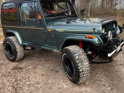 Begagnad Jeep Wrangler 179 HK (131 kW) 1992 Deep green SUV