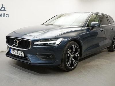 Mörkblå Begagnad 2018 Volvo V60 Momentum Kombi | 259 900 kr (Bra pris)