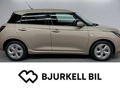 Begagnad Suzuki Swift 83 HK (61 kW) 2024 Caravan ivory Halvkombi