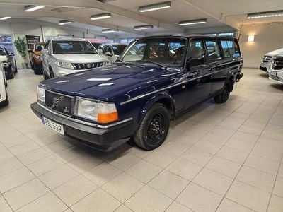 Mörkblå Begagnad 1990 Volvo 245 Kombi | 54 900 kr