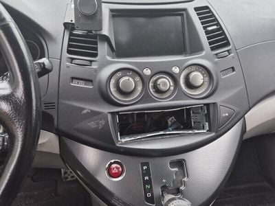 Mitsubishi Grandis