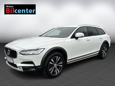 Vit Begagnad 2019 Volvo V90 CC Momentum Kombi | 279 900 kr (Marknadspris)