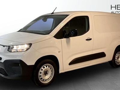 Vit Begagnad 2025 Fiat Doblò Minibuss | 322 375 kr (Lite dyr)