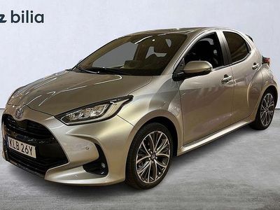 Silver Begagnad 2024 Toyota Yaris Hybrid Style Halvkombi | 274 900 kr