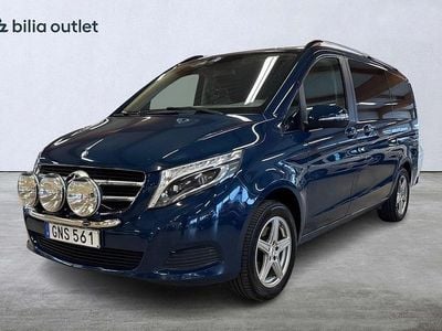 Mercedes V220