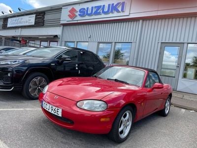 Begagnad Mazda MX5 111 HK (81 kW) 2000 Röd Cab
