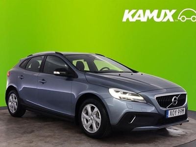 Blå Begagnad 2019 Volvo V40 CC Kinetic Kombi | 204 800 kr (Marknadspris)