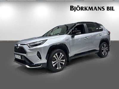 Grå metallic Begagnad 2023 Toyota RAV4 Premium SUV | 489 000 kr (Dyr)