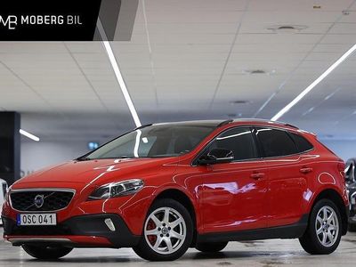 Begagnad Volvo V40 CC Summum 190 HK (139 kW) 2015 Röd Kombi