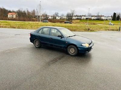 Begagnad 1998 Hyundai Accent Halvkombi | 18 500 kr