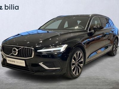Svart Begagnad 2022 Volvo V60 Core Kombi | 349 900 kr (Marknadspris)