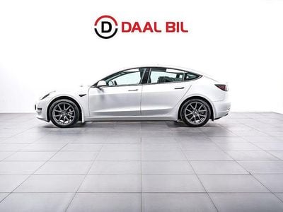 Begagnad Tesla Model 3 Long Range AWD 366 kW (498 HK) 2019 Vit Sedan