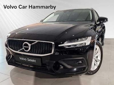 Svart Begagnad 2020 Volvo V60 Momentum Kombi | 299 000 kr (Superpris)
