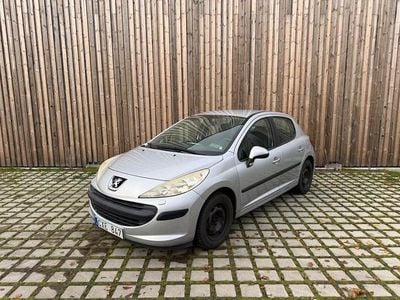 Begagnad Peugeot 207 88 HK (64 kW) 2006 Ljusgrå Halvkombi
