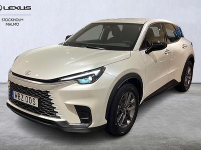 Vit Begagnad 2024 Lexus LBX SUV | 319 000 kr (Bra pris)