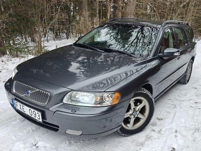 Begagnad Volvo V70 Kinetic 170 HK (125 kW) 2008 Grå Kombi