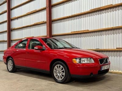 Röd Begagnad 2006 Volvo S60 Kinetic Sedan | 59 900 kr (Lite dyr)
