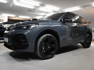 Mörkgrå Begagnad 2024 VW Tiguan Style SUV | 544 700 kr