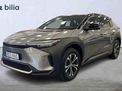 Silver Begagnad 2022 Toyota bZ4X SUV | 419 900 kr (Dyr)
