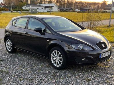 Svart Begagnad 2012 Seat Leon Halvkombi | 35 000 kr