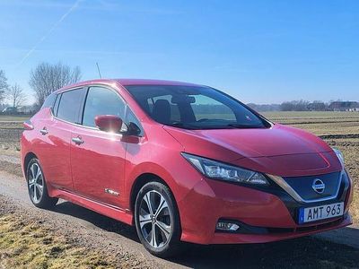 Begagnad Nissan Leaf N-Connecta 110 kW (150 HK) 2018 Halvkombi