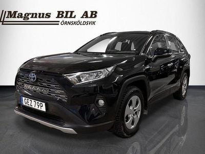 Svart Begagnad 2020 Toyota RAV4 Hybrid Active SUV | 339 900 kr (Marknadspris)
