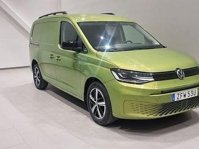 Golden green metallic Begagnad 2023 VW Caddy Maxi Minibuss | 249 000 kr (Marknadspris)
