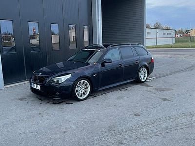 Begagnad BMW 525 M Sport 218 HK (160 kW) 2006 Carbonschwarz metallic Kombi