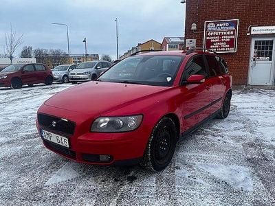Begagnad Volvo V50 Kinetic 125 HK (91 kW) 2006 Röd Kombi