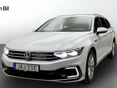 Glacier white metallic Begagnad 2023 VW Passat Executive Kombi | 279 900 kr (Lite dyr)