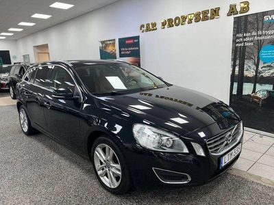 Svart Begagnad 2012 Volvo V60 Summum Kombi | 119 900 kr (Marknadspris)
