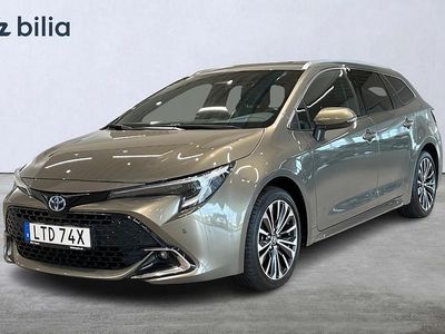 Grön Begagnad 2024 Toyota Corolla Style Kombi | 309 900 kr (Marknadspris)