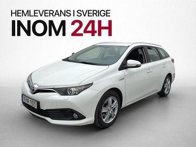 Begagnad Toyota Auris Hybrid Active 136 HK (100 kW) 2016 Vit Kombi