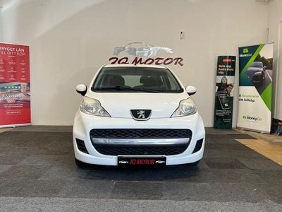 Begagnad Peugeot 107 68 HK (50 kW) 2011 Vit Halvkombi