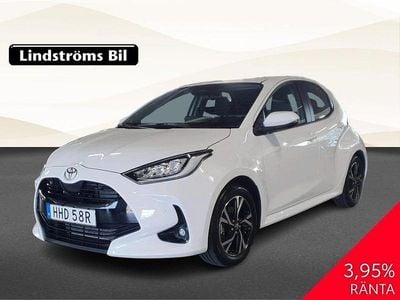 Vit Begagnad 2024 Toyota Yaris Hybrid Active Halvkombi | 269 900 kr (Lite dyr)