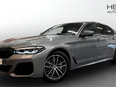 Grå Begagnad 2023 BMW 530 Comfort Edition Sedan | 422 700 kr