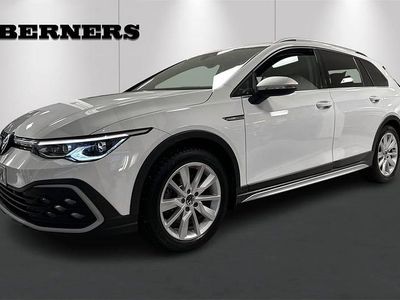 Vit Begagnad 2022 VW Golf VIII | 329 900 kr (Marknadspris)