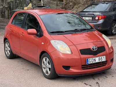 begagnad Toyota Yaris 5-dörrar 1.3 VVT-i skattad O Besikta