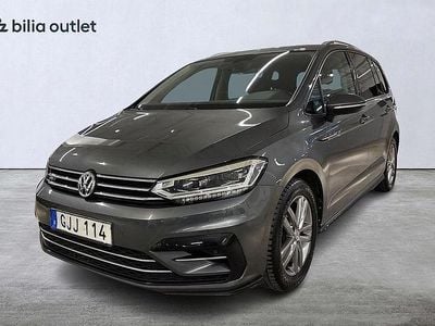 Mörkgrå Begagnad 2018 VW Touran R-line Minibuss | 254 900 kr (Marknadspris)