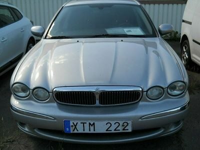Begagnad Jaguar X-type 157 HK (115 kW) 2003 Silver Sedan