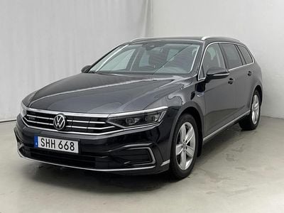 Svart Begagnad 2022 VW Passat GTE | 232 050 kr (Marknadspris)