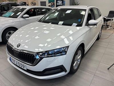 Vit Begagnad 2023 Skoda Octavia G-TEC Ambition Kombi | 255 000 kr (Marknadspris)