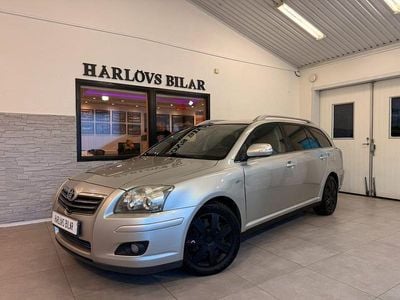 Grå Begagnad 2009 Toyota Avensis Kombi | 39 900 kr (Superpris)