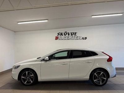 Begagnad Volvo V40 R-Design 177 HK (130 kW) 2014 Vit Halvkombi