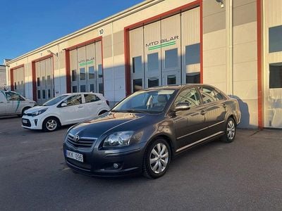 Grå Begagnad 2006 Toyota Avensis Halvkombi | 54 900 kr (Lite dyr)