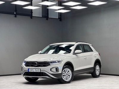 Grå Begagnad 2022 VW T-Roc SUV | 279 900 kr (Marknadspris)