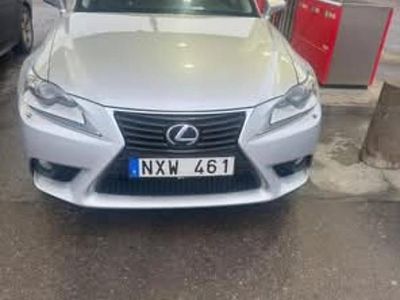 Begagnad Lexus IS300h 223 HK (164 kW) 2014