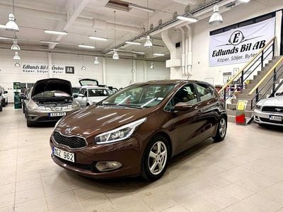 Begagnad Kia Ceed Comfort 128 HK (94 kW) 2012 Brun Halvkombi